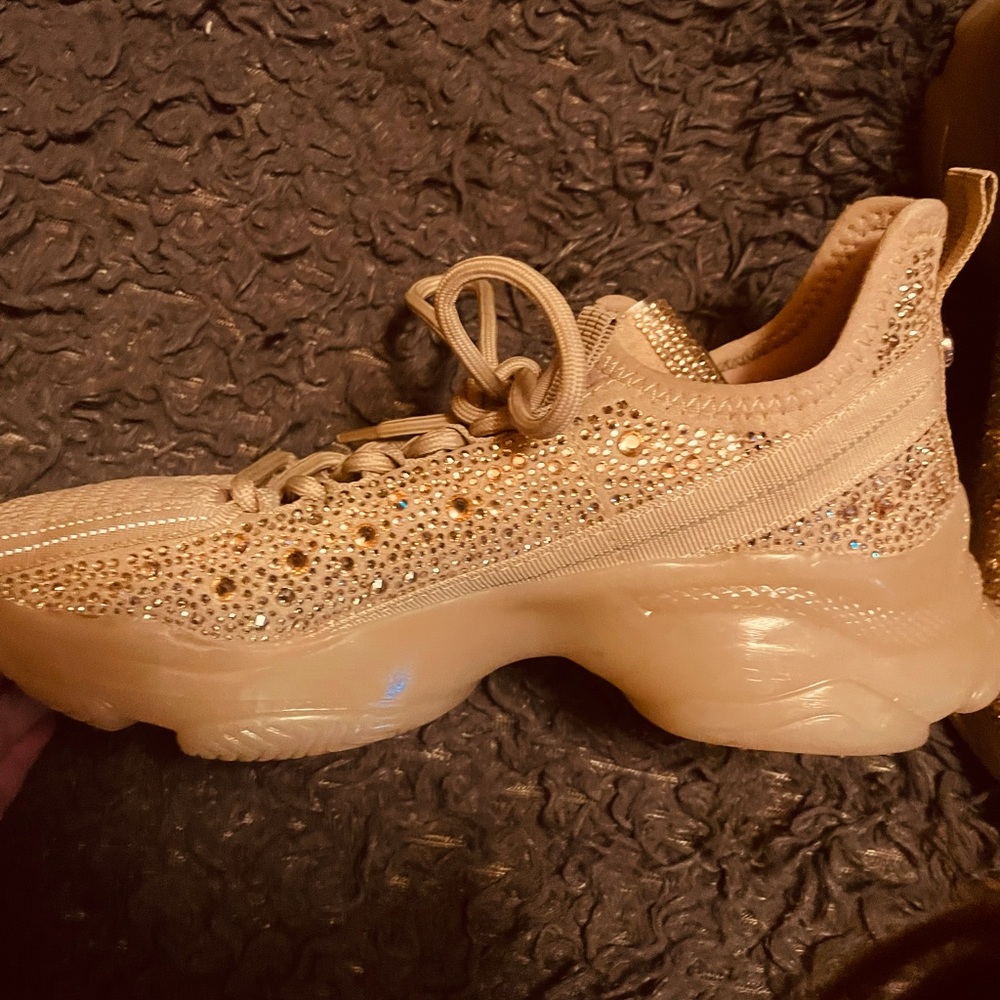 Steve Madden Women's Maxima Sneaker Size 6 Blush